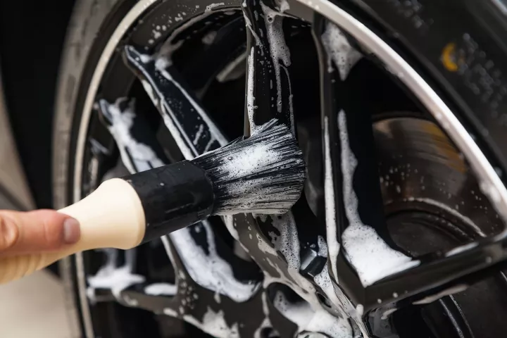 Remove Brake Dust from Car Wheels